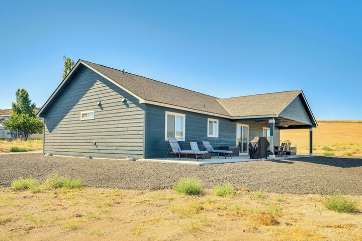 Charming Home Half-mi to Potholes State Park