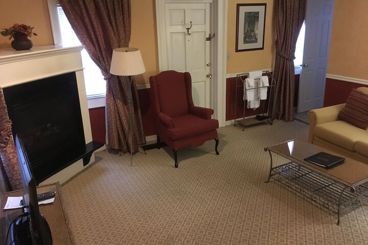 Room 32 of 81