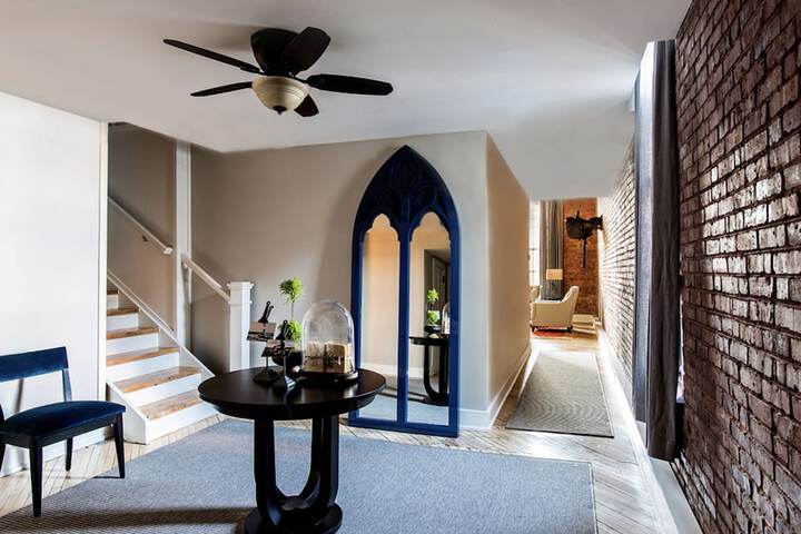 Room 10 of 65