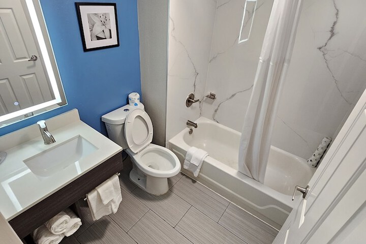 La Quinta Inn & Suites by Wyndham Houston Stafford Sugarland