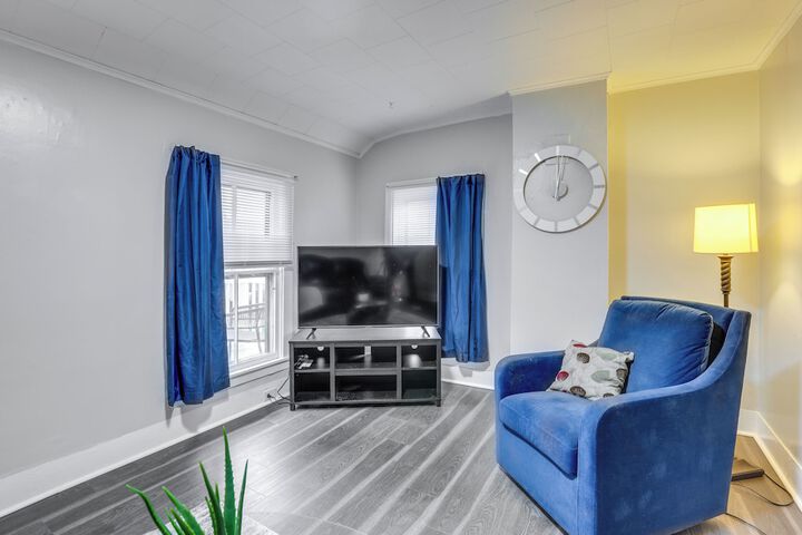 Pet-friendly Auburn Apartment w / Balcony!