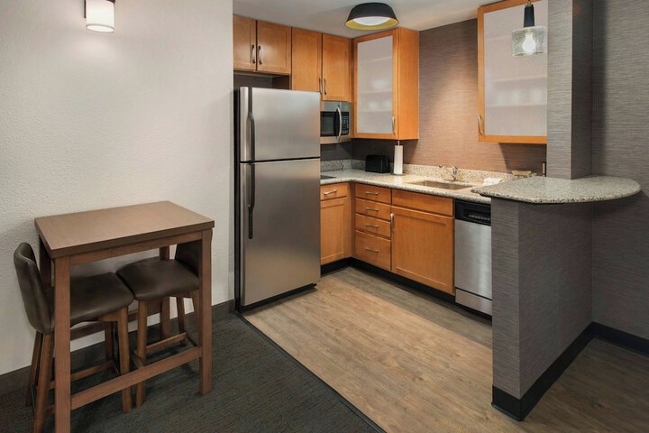 Residence Inn by Marriott Pittsburgh Monroeville / Wilkins