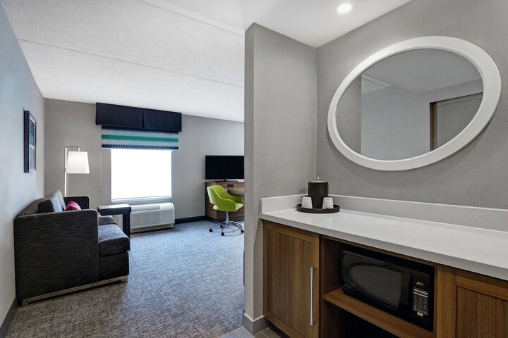 Hampton Inn & Suites by Hilton Belleville