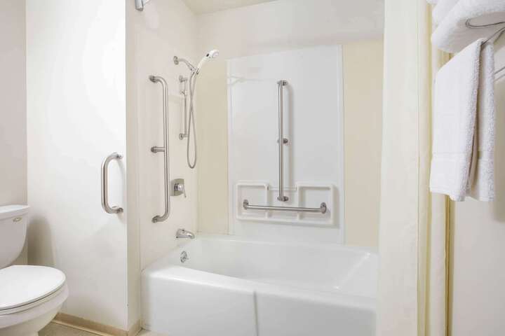 Room 15 of 27