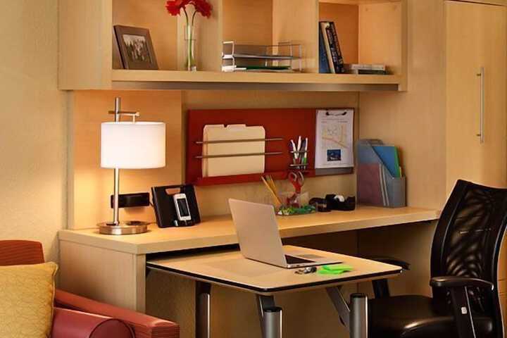 Room 18 of 27