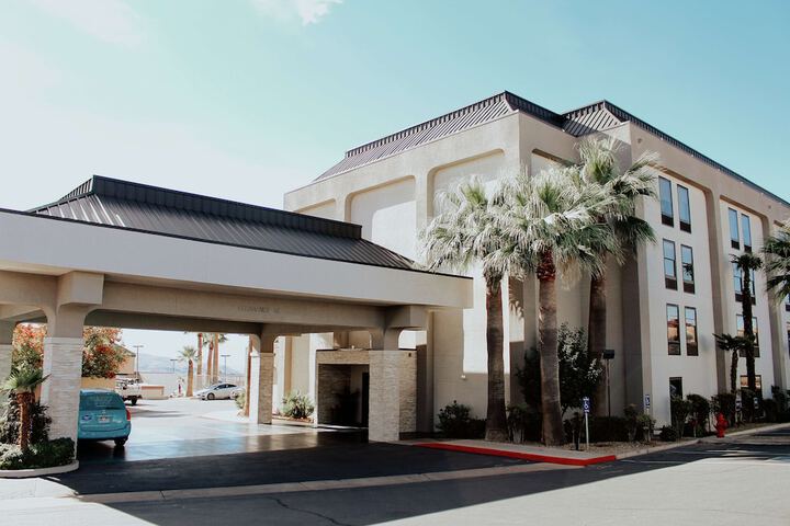 Hotel 6 of 59