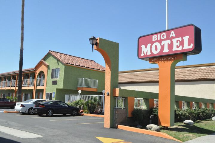 Hotel 3 of 65