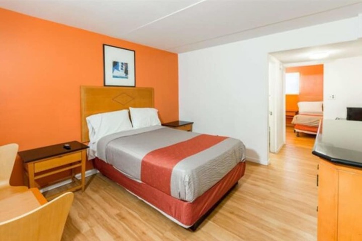 Room 25 of 25