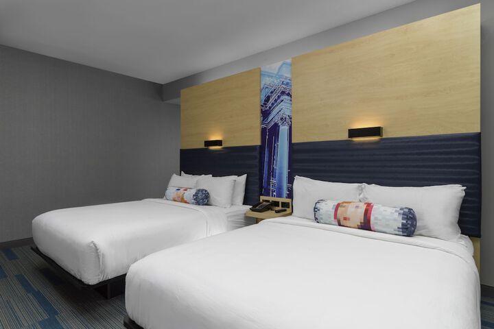 Room 6 of 28