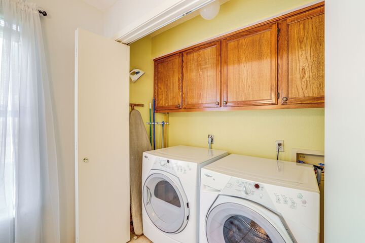 Bella Vista Townhome w / Deck Near Back 40 Trail!