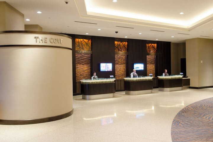 Mohegan Pennsylvania Casino Resort - Adults Only 21+