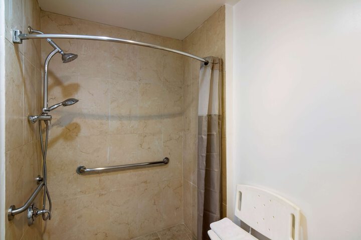 Room 7 of 27
