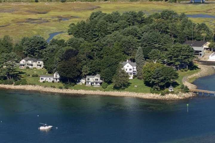 Dockside Guest Quarters & Restaurant
