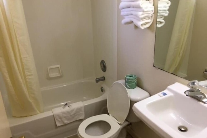 Room 10 of 10