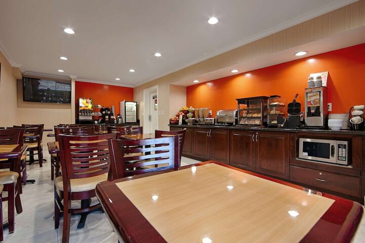 Breakfast/Coffee Service 18 of 21