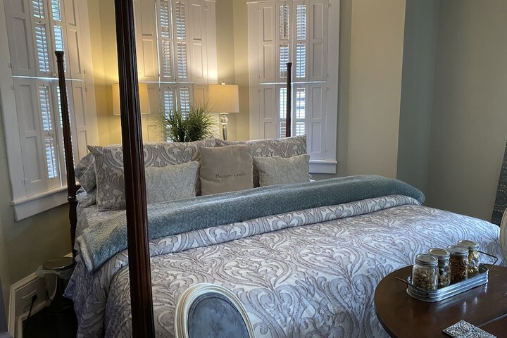 Room 17 of 24