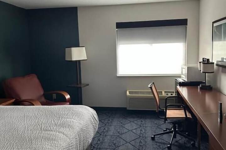 Room 7 of 16