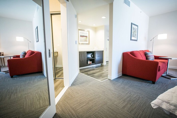 Room 46 of 82