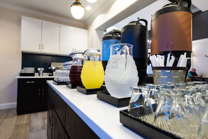 Breakfast/Coffee Service 64 of 76