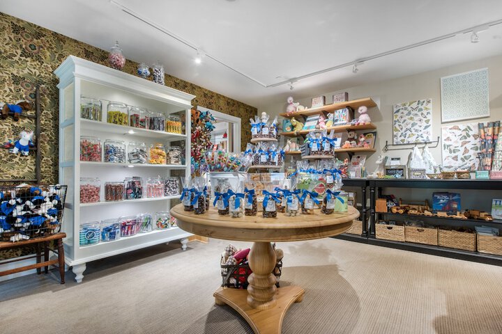 Gift Shop 168 of 185