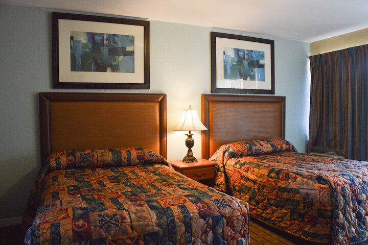 Room 33 of 39