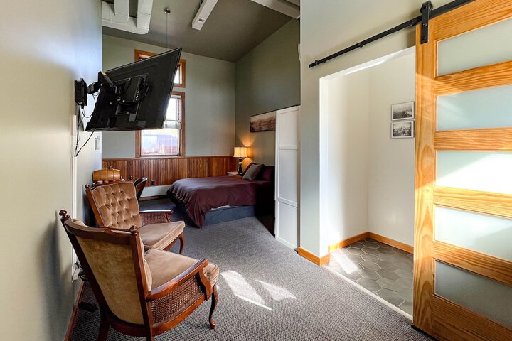 Room 10 of 62
