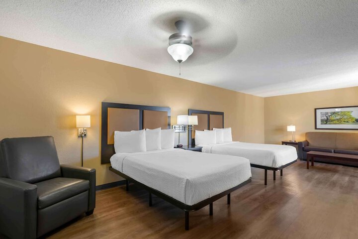Room 13 of 40