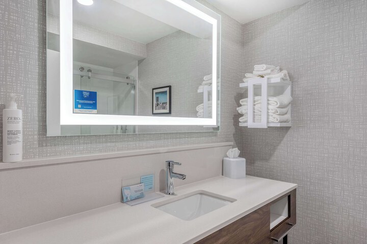 Hampton Inn New Philadelphia