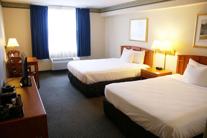 Country Inn & Suites by Radisson Lansing, MI