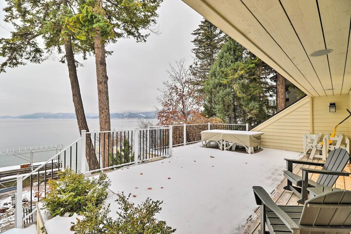 Peaceful Lakeside Retreat w / Deck & Amazing Views!