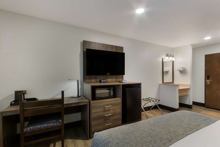 Room 17 of 30