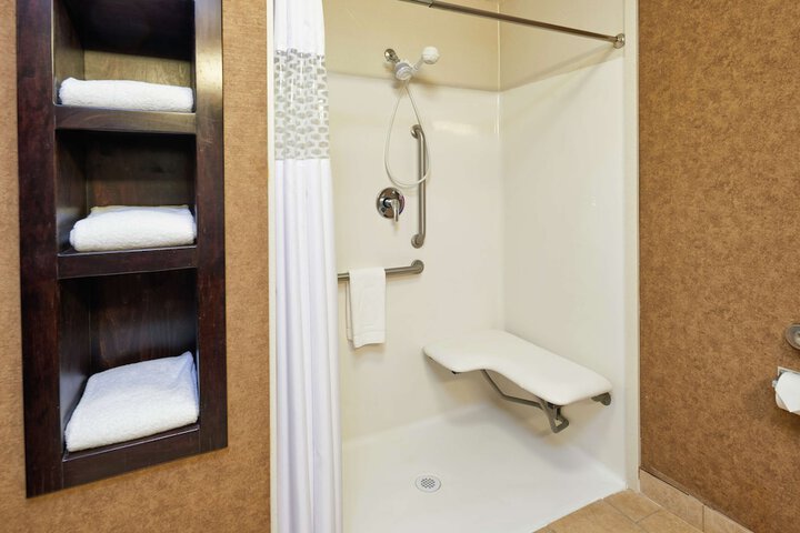 Room 16 of 28