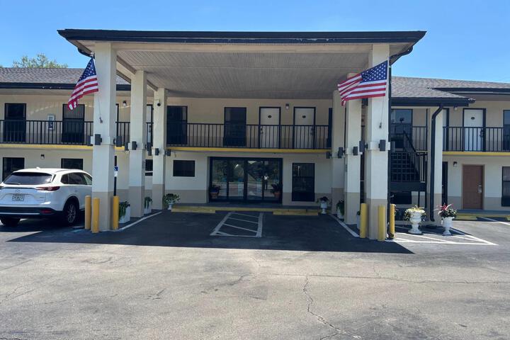 Travelodge by Wyndham Alachua