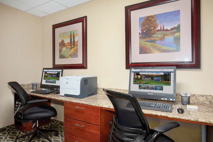 Hampton Inn & Suites Kansas City-Merriam