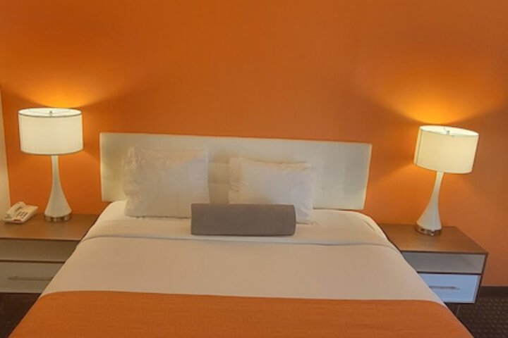 Room 11 of 13