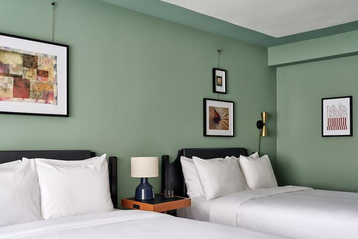 Room 30 of 52