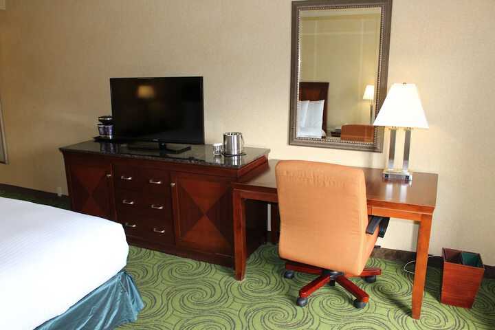 Room 16 of 39