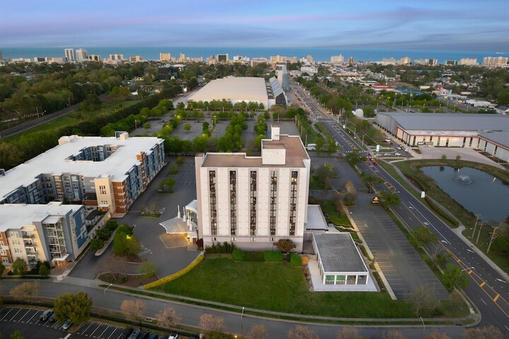 DoubleTree by Hilton Virginia Beach