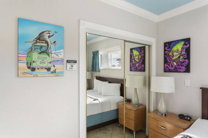 Room 42 of 106