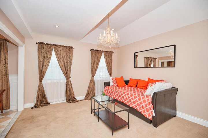 Room 14 of 21