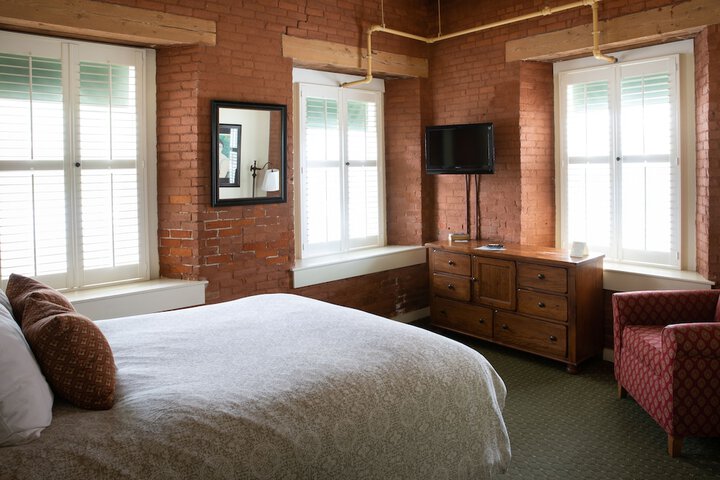 Room 30 of 128