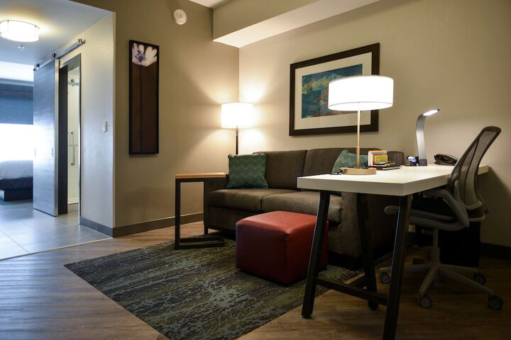 Room 27 of 41