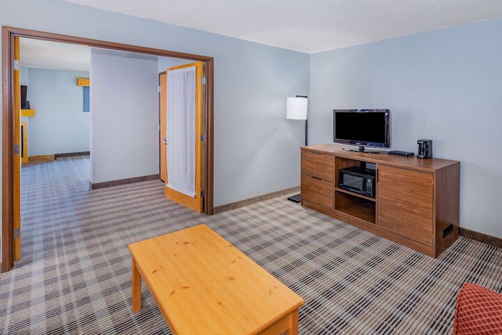 Room 85 of 111