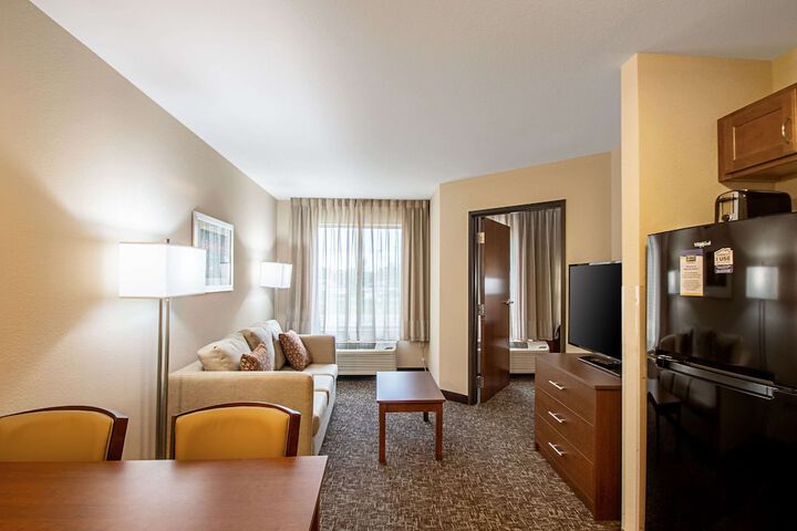 Room 9 of 27