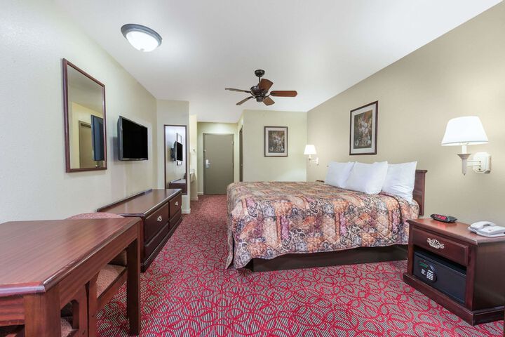 Room 4 of 15