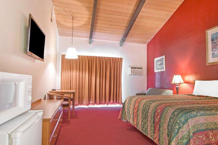 Room 34 of 42