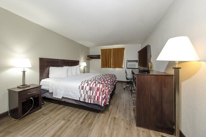 Room 32 of 34