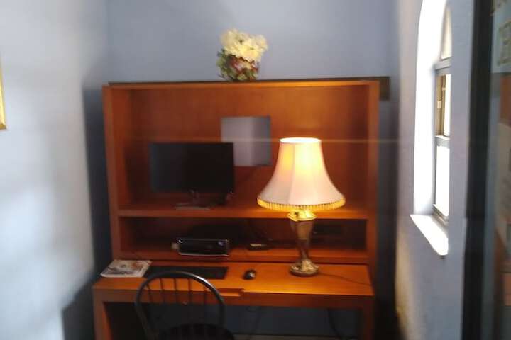 Room 6 of 40