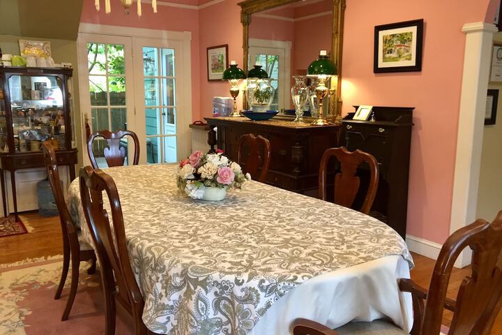 Dining 77 of 104