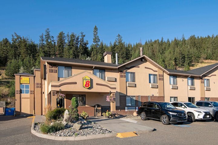 Hotel 4 of 68